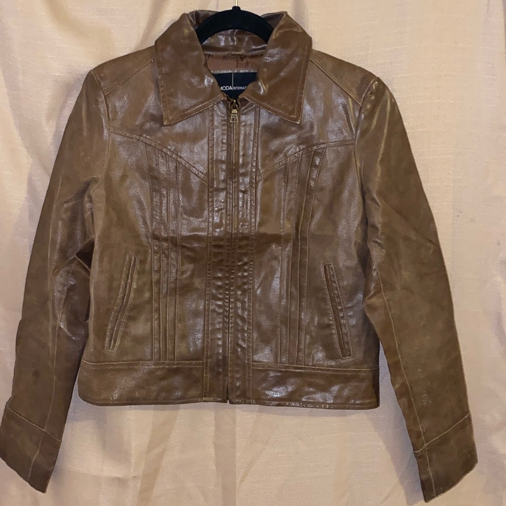 Moda international brown leather jacket